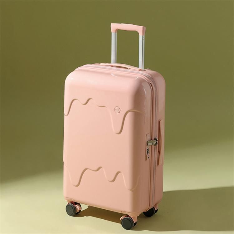 メルセデスベンツ　キャリーケース　32L 　キーホルダーおまけ付き Amazon.co.jp: メルセデスベンツ AMG オリジナルスーツケース
