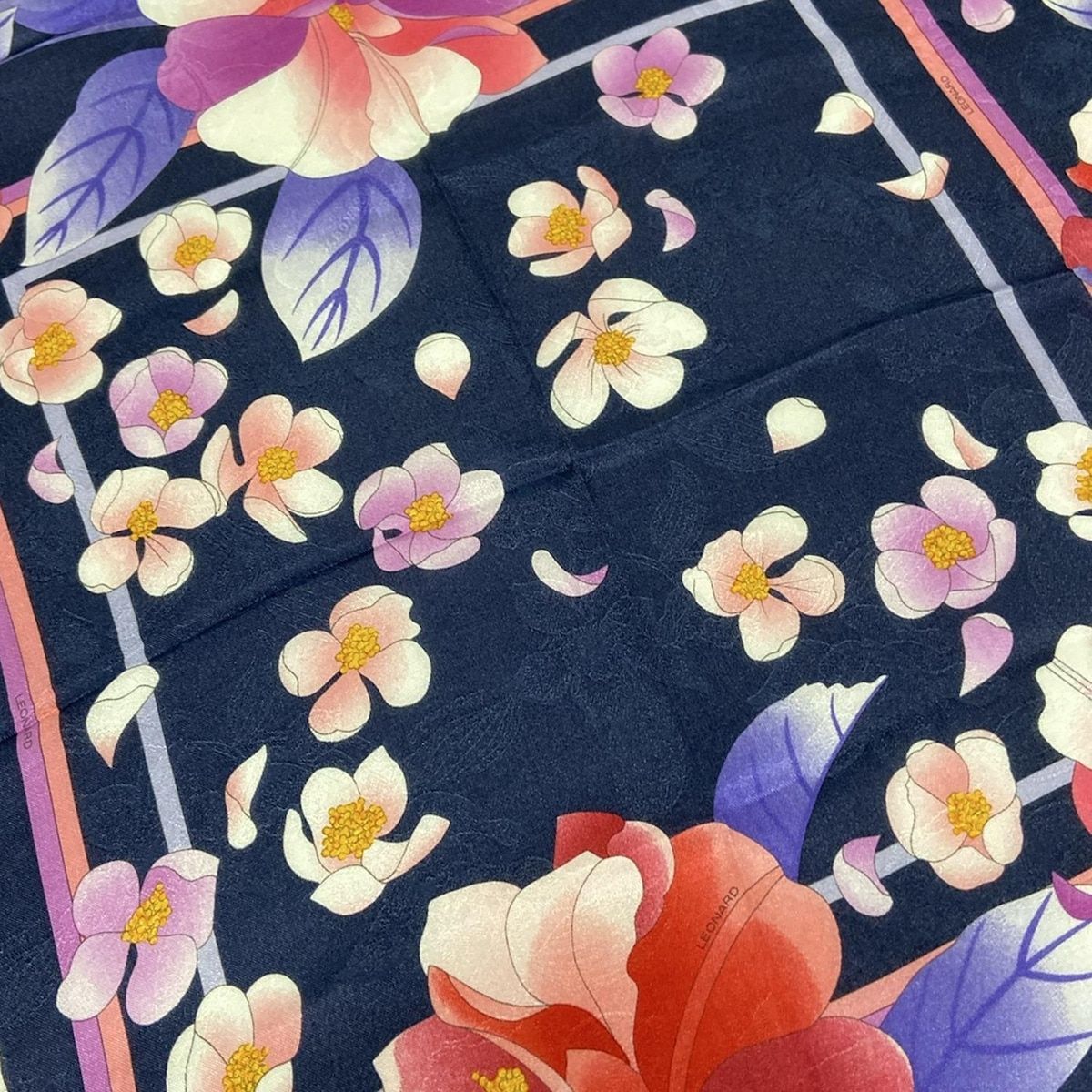 Leonard　新品タグ付き　レオナール ストール スカーフ ロング 　花柄 即発 LEONARD レオナール スカーフ ストール 花柄 シルク ブルー