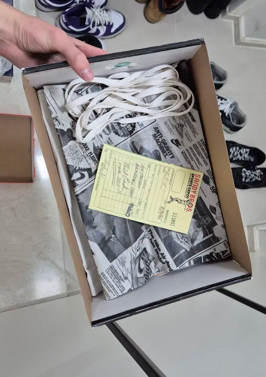 スーパー クラックなし NIKE ナイキ エア ジョーダン 1 ハイ OG シカゴ 2025 275 WHITEMONARCHHOTEL_COM