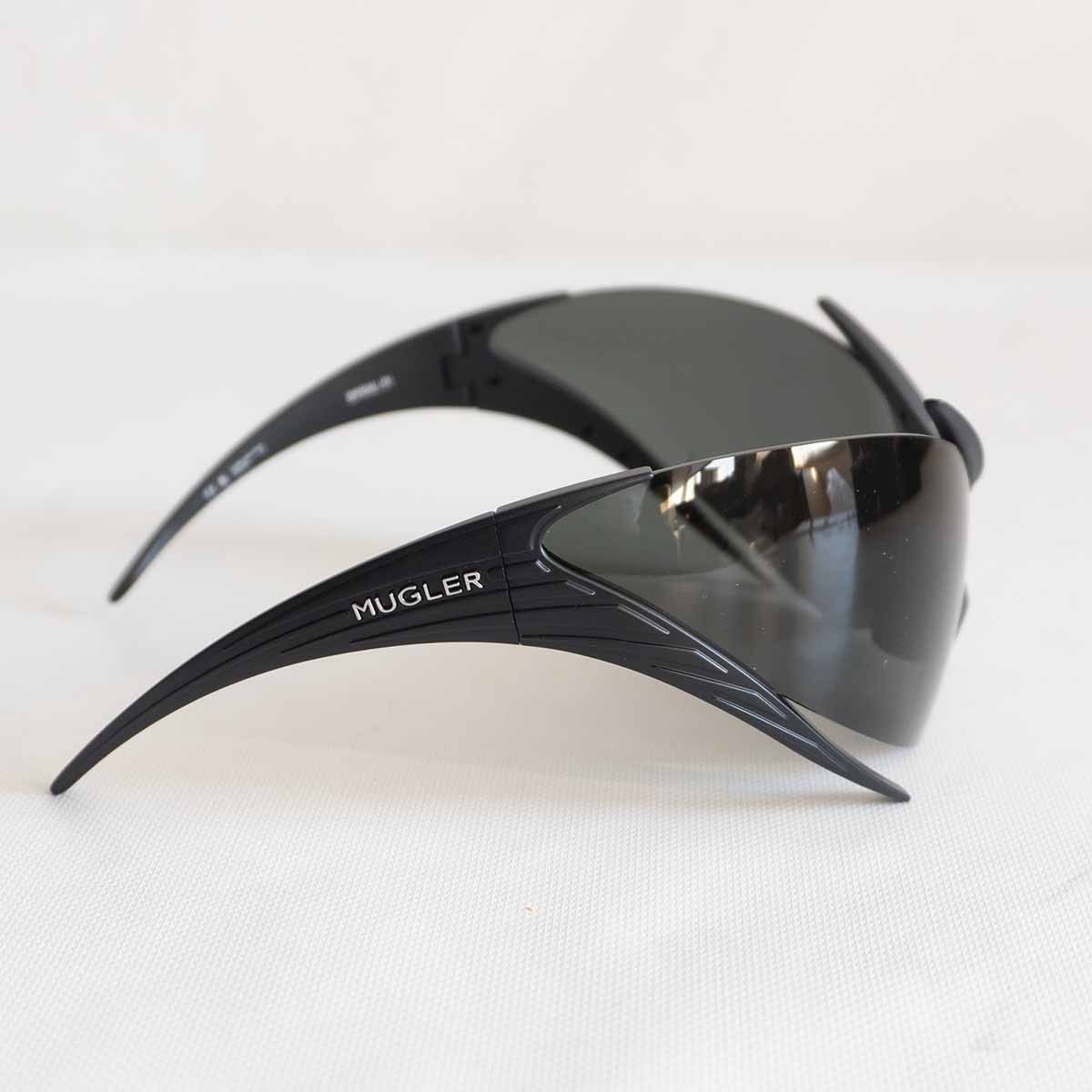 GENTLE MONSTER ジェントルモンスター Lang サングラス ブラック レッド プラスチック アイウェア 小物 65☐17 美品 中古  64507 – Casanova Vintage