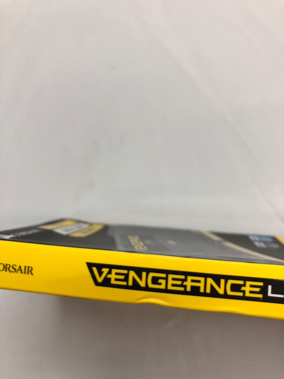 U064 CORSAIR DDR4 デスクトップPC用 メモリモジュール VENGEANCE LPX Series ブラック 8GB×1枚キット CMK8GX4M1A2666C16