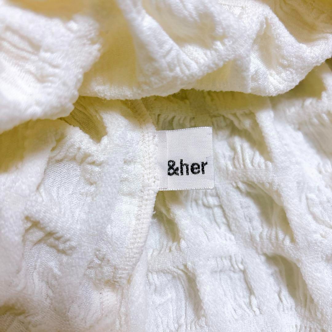 アンドハー タートルネックカットソー