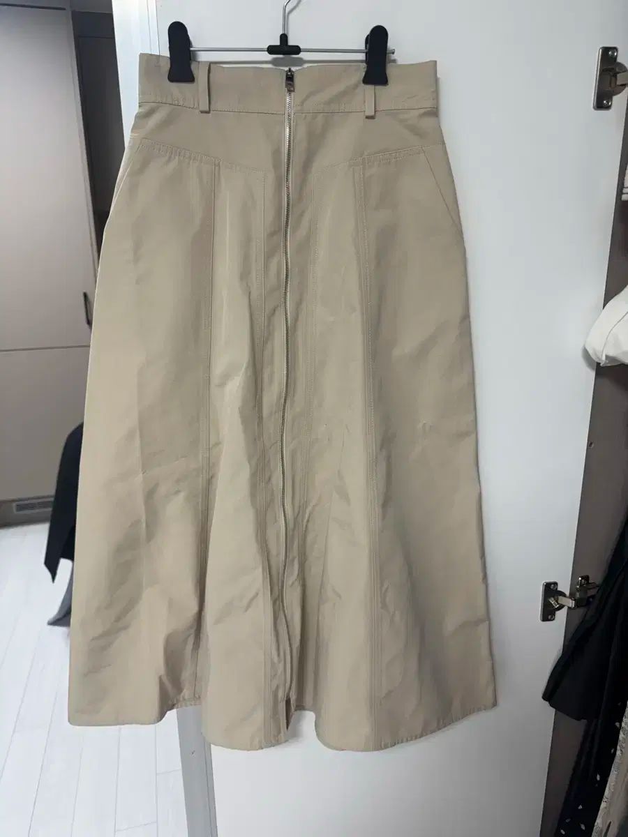 ZARA ザラ ベージュ フ スカート xs サイズ