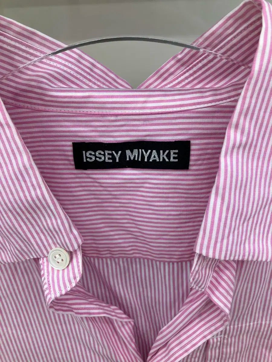 【美品】ISSEY MIYAKE イッセイミヤケ プリーツ ストライプ シャツ ISSEY MIYAKE(イッセイミヤケ) ストライプ シャツ - メルカリ