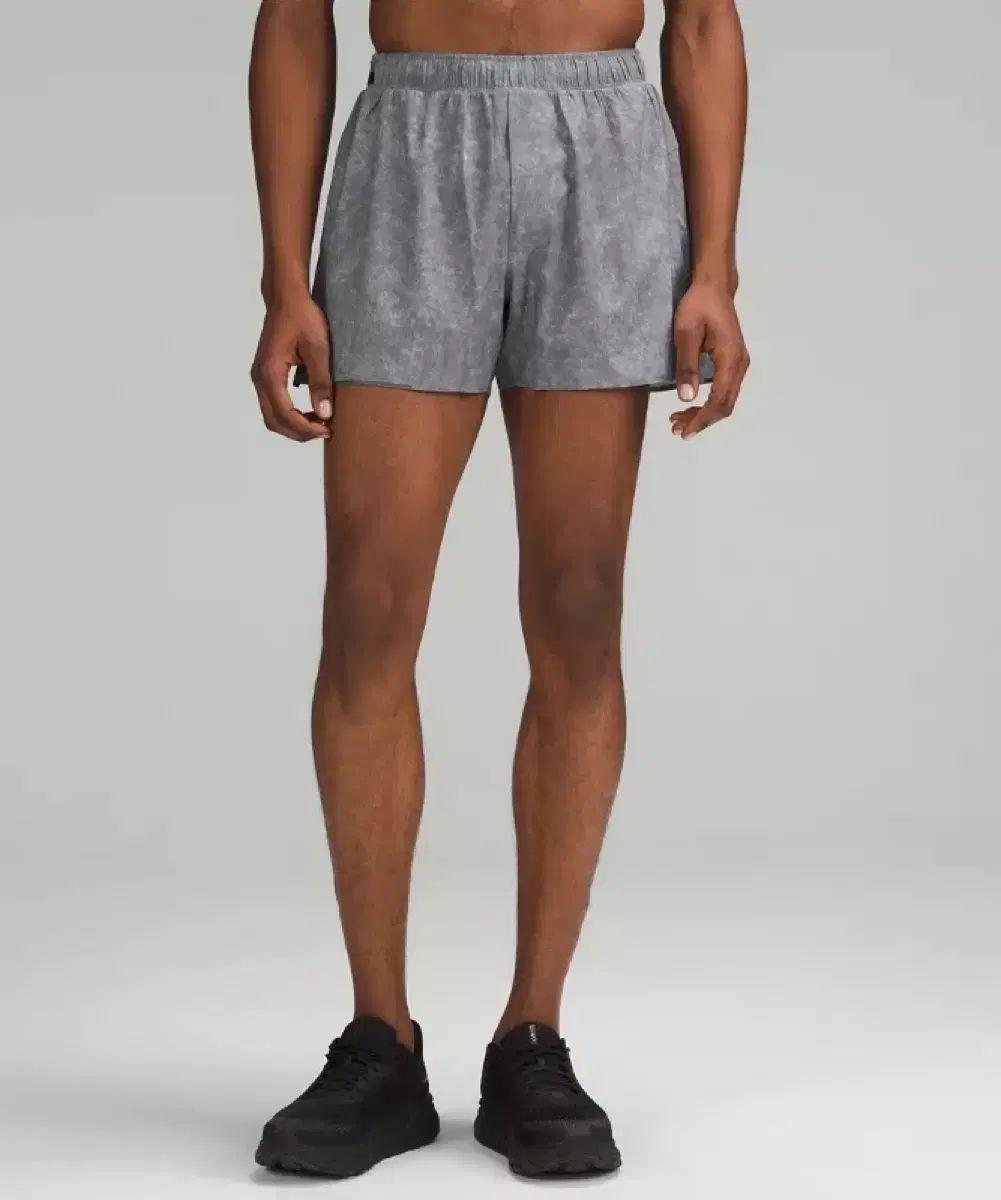 lululemon ルルレモン サージ リンデ ショーツ 4 L サイズ