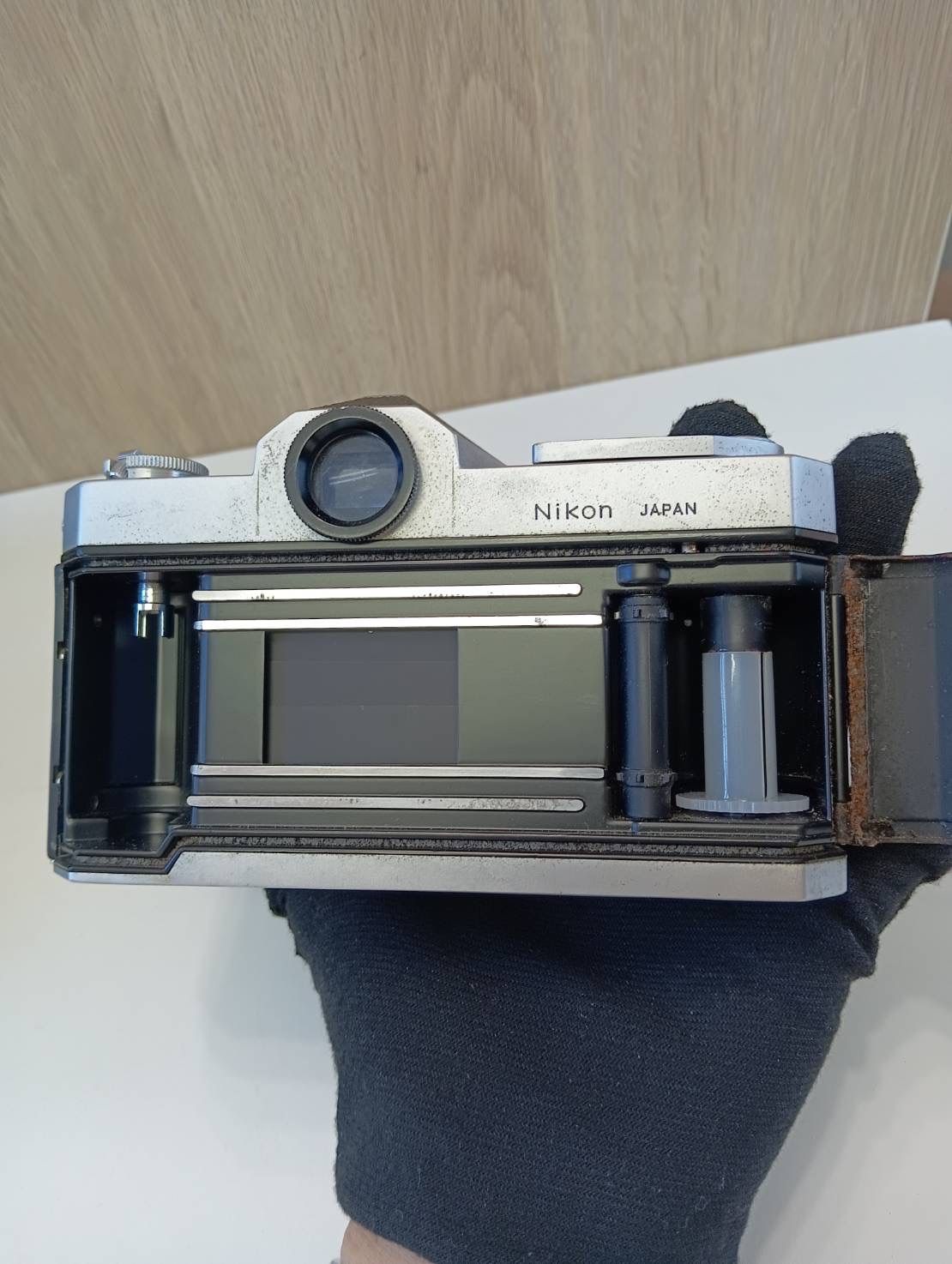 Nikon Nikomat フィルムカメラ Nikkor-H 50mm f/2 Nikon Nikomat フィルムカメラ Nikkor-H 50mm f/2 Amazon.com : Nikon