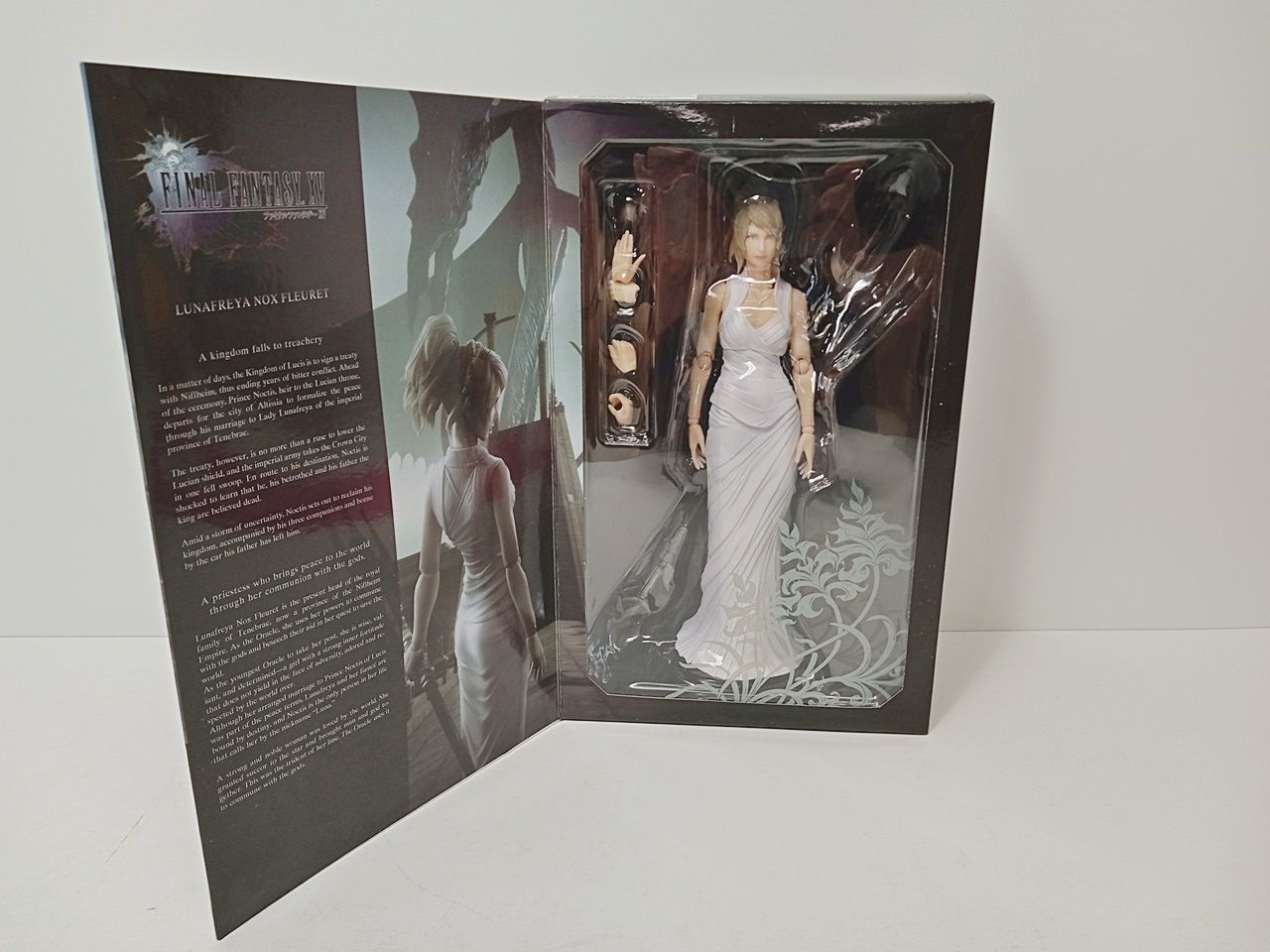 新品未開封　FF ルナフレーナ・ノックス・フルーレ プレイアーツ改 FINAL FANTASY XV PLAY ARTS改 ルナフレーナ・ノックス