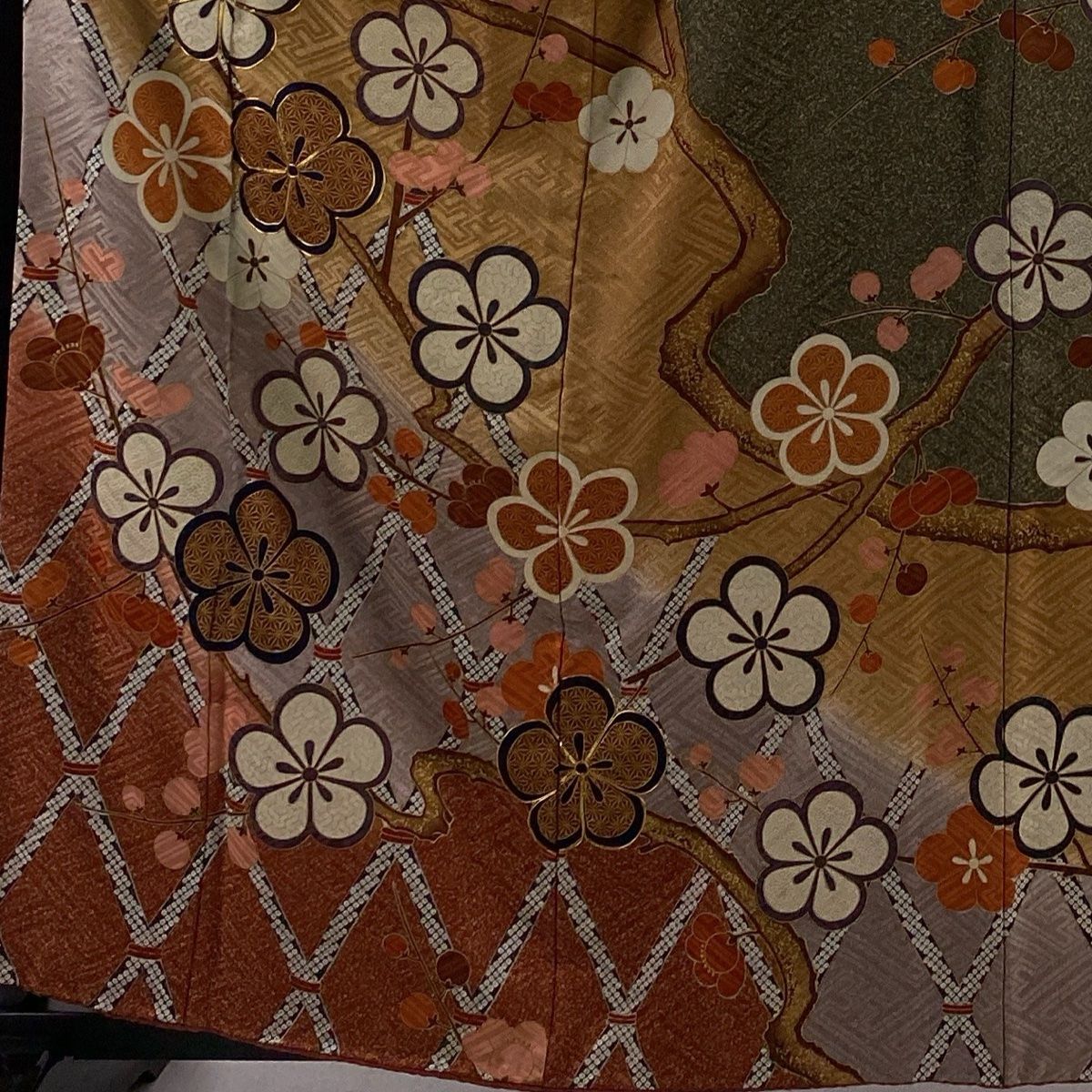 振袖 身丈162cm 裄丈64.5cm M 袷 枝梅 地紋 金糸 金彩 薄茶色 正絹 秀品