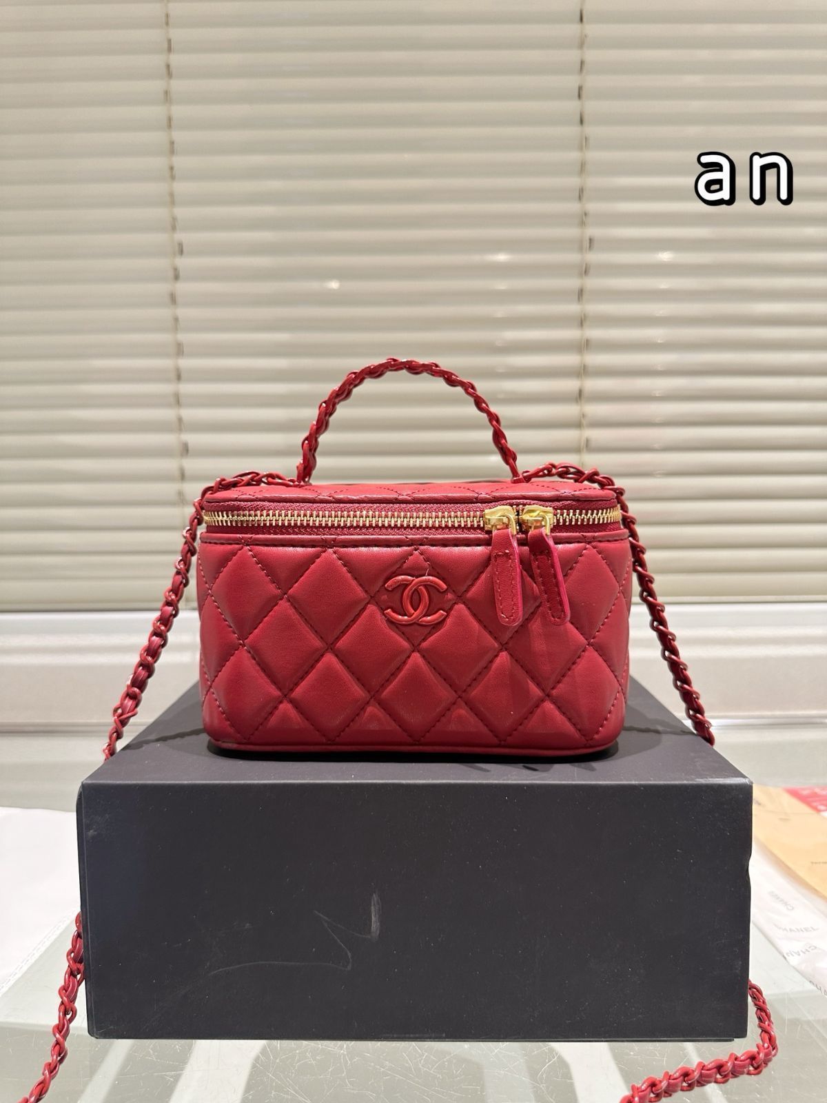今日特価】Chanel Lipstick Case & Makeup Box - シャネル
