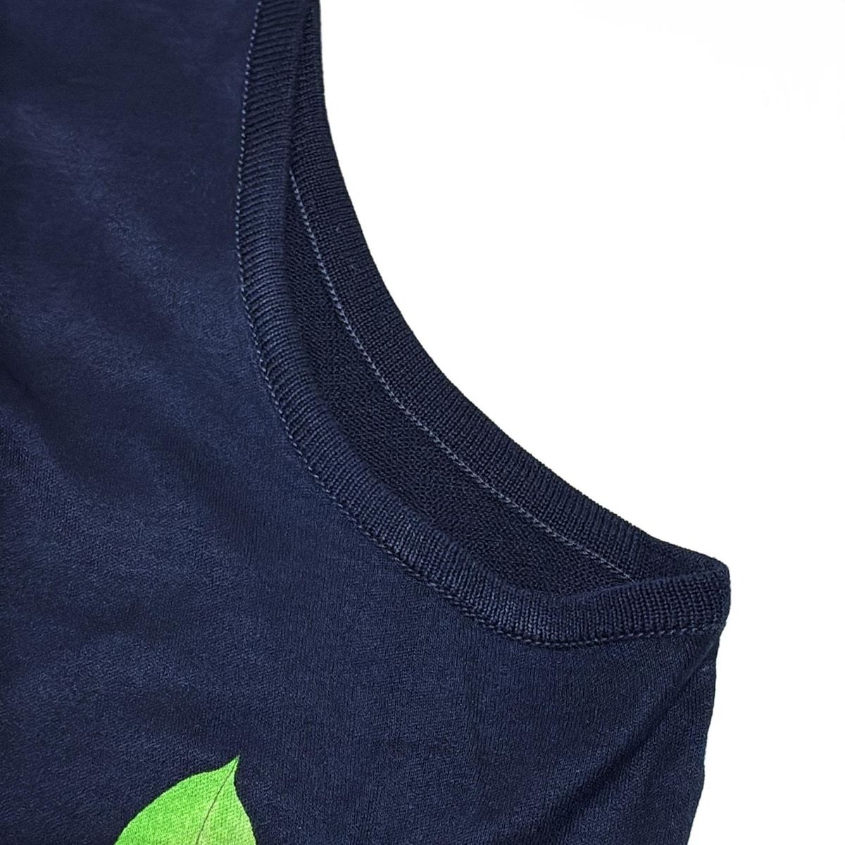 品質保証で、高速配送！ LEONARD レオナール ノースリーブカットソー サイズＬ L レディース - ダークネイビー×ライトグリーン×マルチ クルーネック 花柄 全国送料無料！