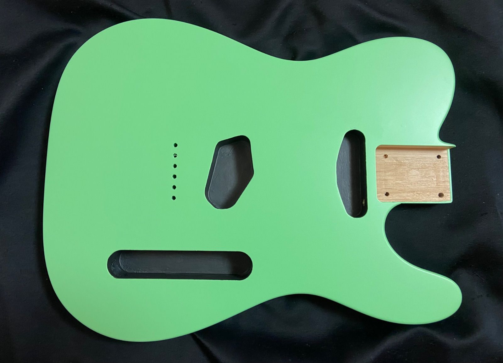 テレキャスター ボディ(No4)アルダーニトロサテン塗装サーフグリーンカラー