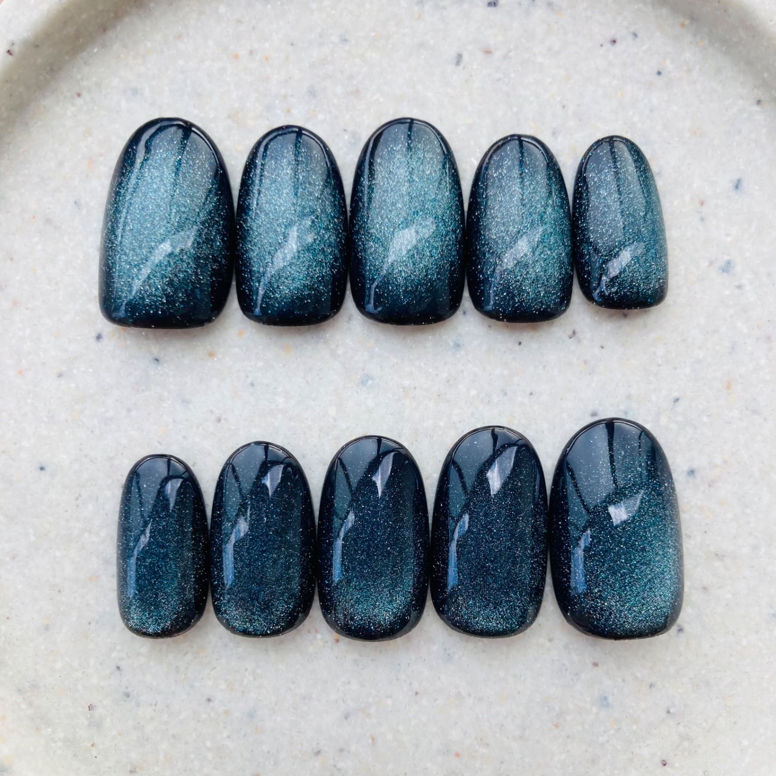 ［01］ネイルチップ マグネットネイル うねうね ブラック ぷっくり オーダー 01］ネイルチップ マグネットネイル うねうね ブラック ぷっくり