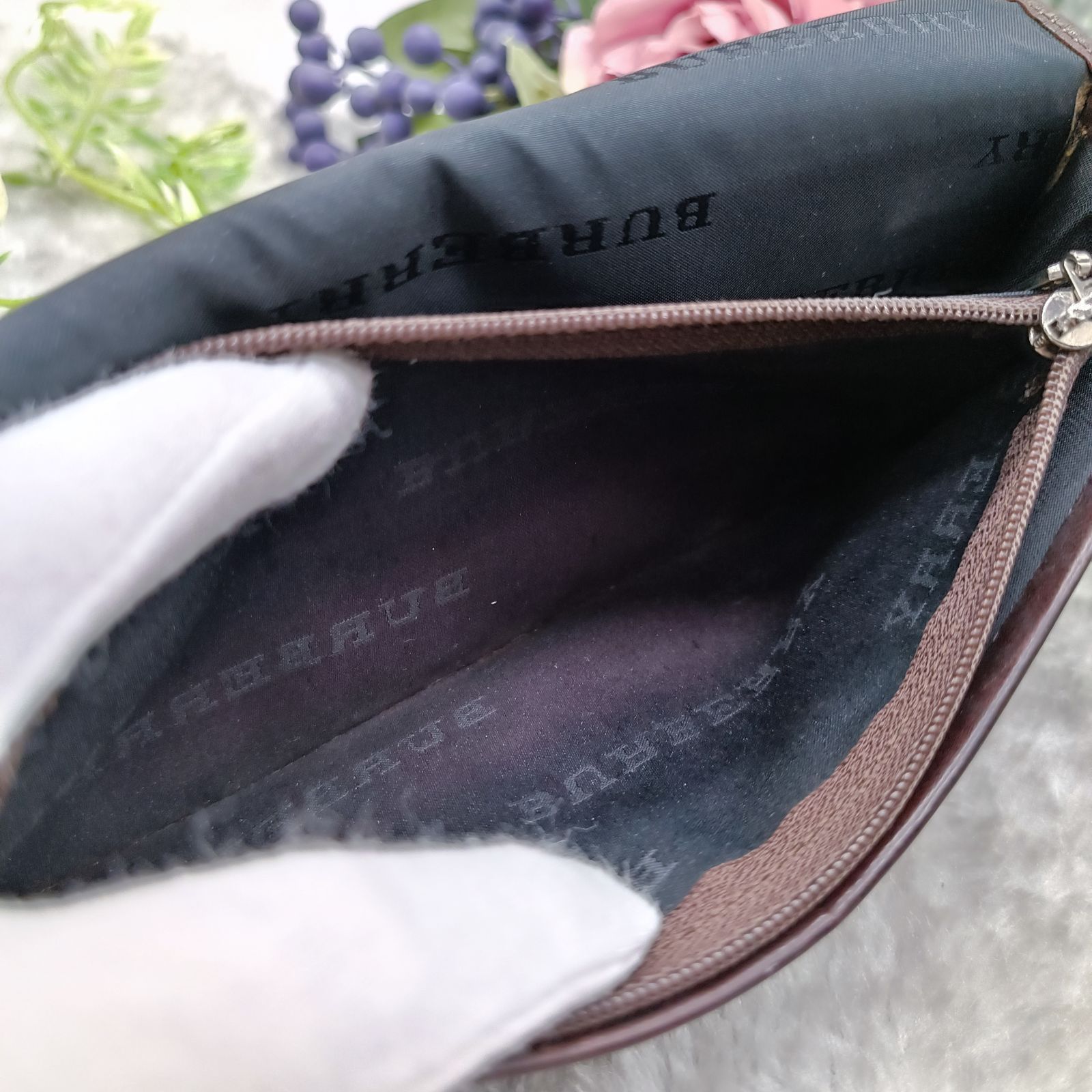 BURBERRY バーバリー 長財布 ノバチェック フラップ財布 ロゴ型押し