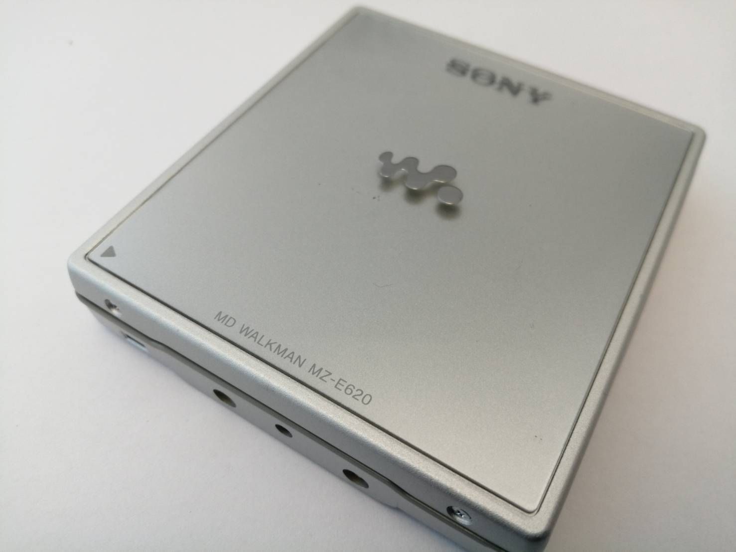 本日特価】SONY MDウォークマン MZ-E620 動作品 本体のみ シルバー