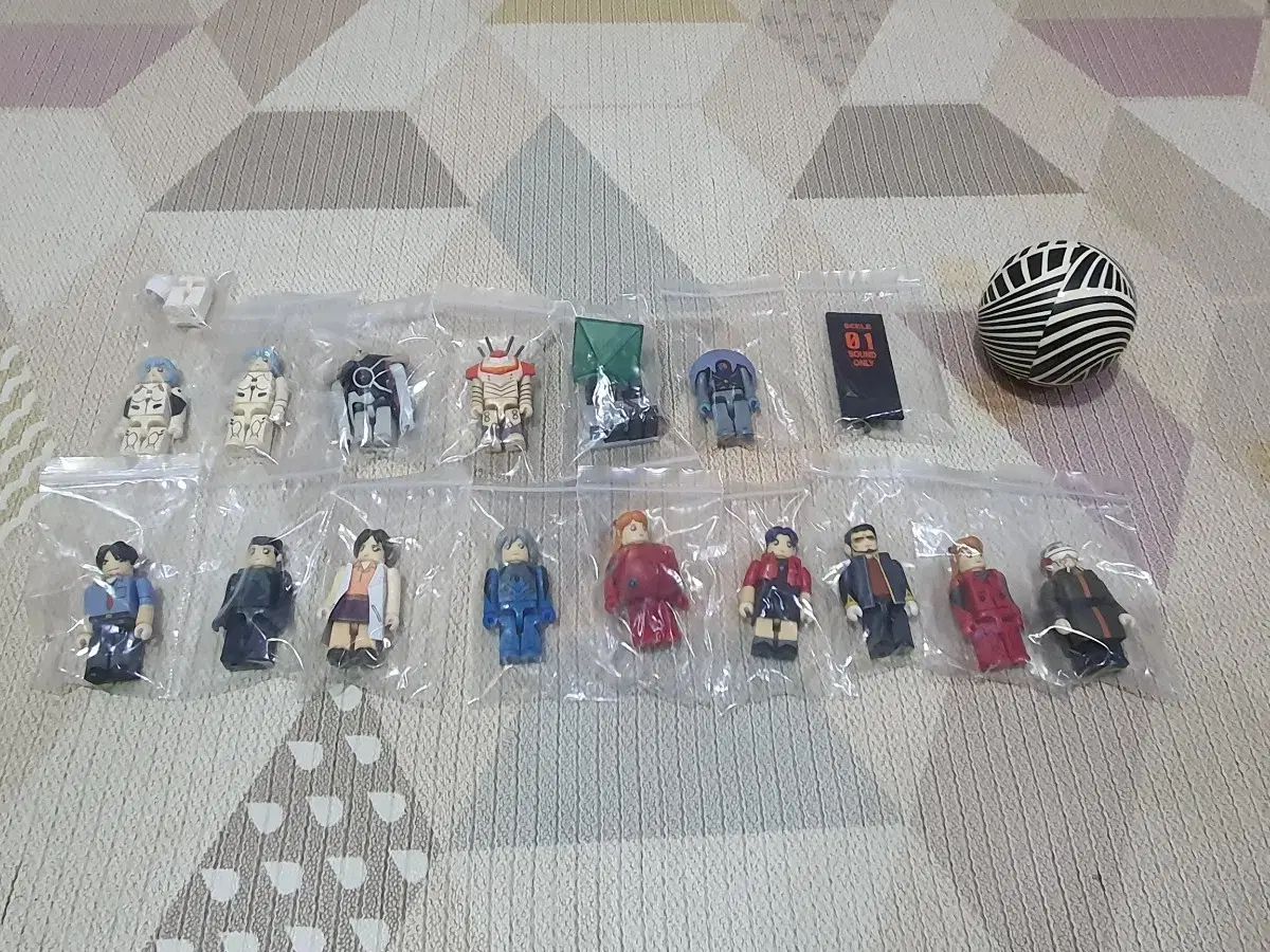 【雷市場（ポンジャン）商品韓国直送】 エヴァンゲリオン キューブリック