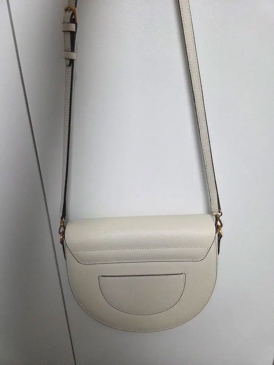 LOVCAT バンダル クロスバック クリームベージュ