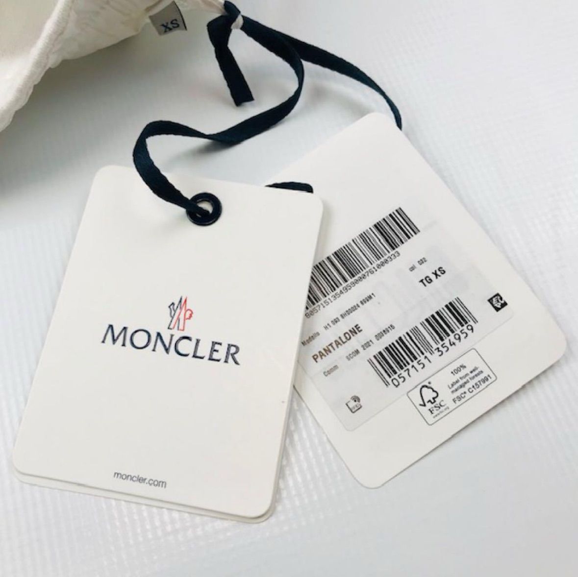 新品　モンクレール　ラインストーン　ロゴワッペン付き　スウェット　ショートパンツ 新品未使用☆MONCLER・モンクレール PANTALONE レディース