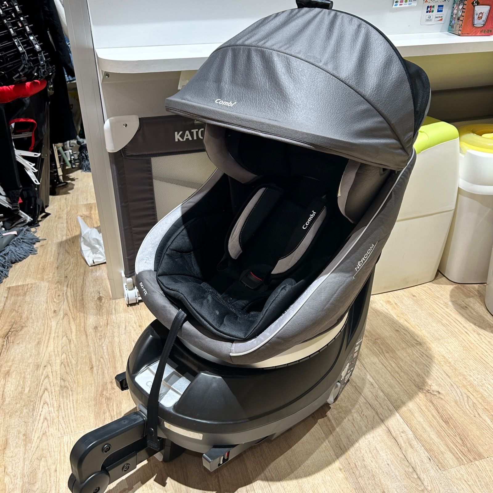 コンビ チャイルドシート ISOFIX ネルーム 600 スパークリングシルバー ...