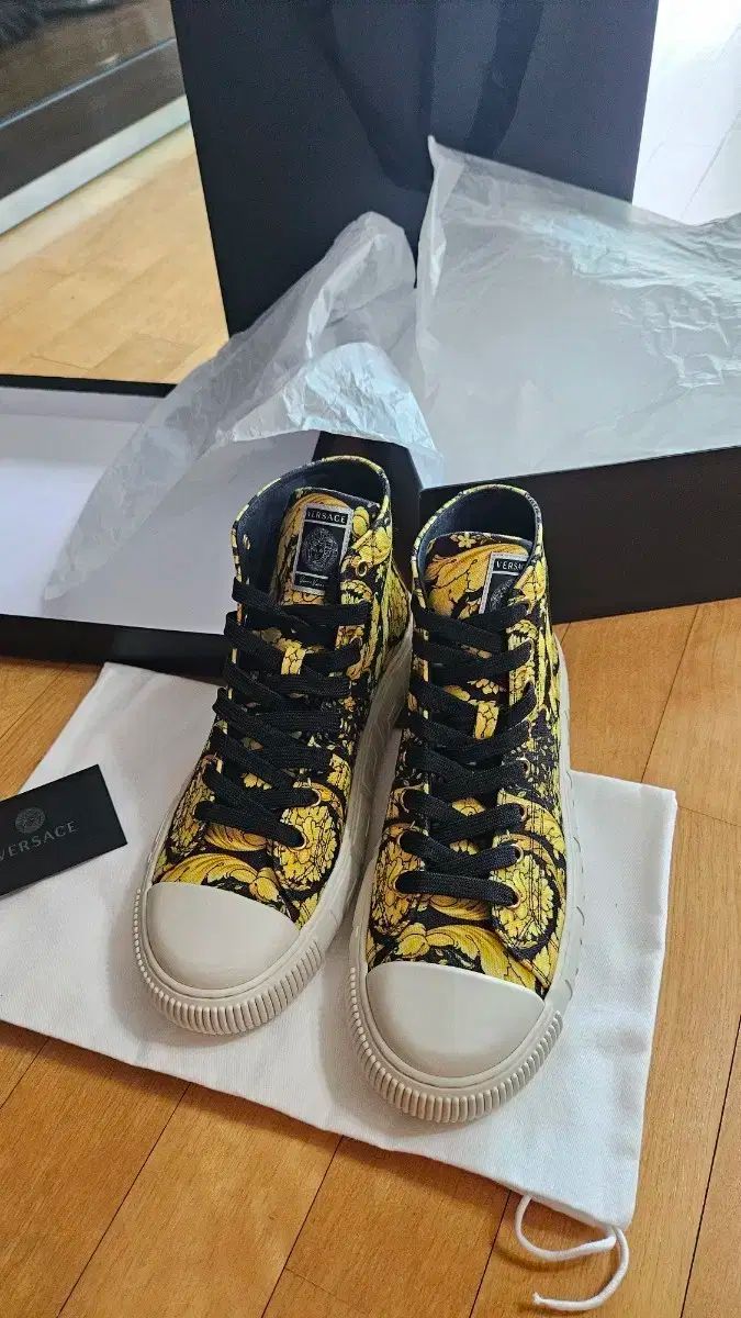 新品　VERSACE バロック柄　スニーカー　35 Versace(ヴェルサーチェ) バロック プリント ハイトップ