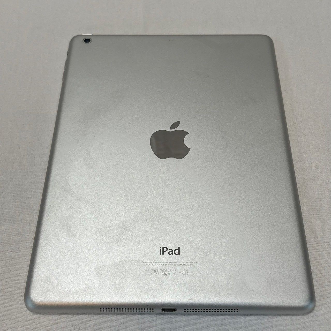Apple iPad シルバー 本体 ジャンク ✨ジャンク扱い✨】iPad/Air/Wi-Fi/16GB/シルバー/A1474/本体のみ