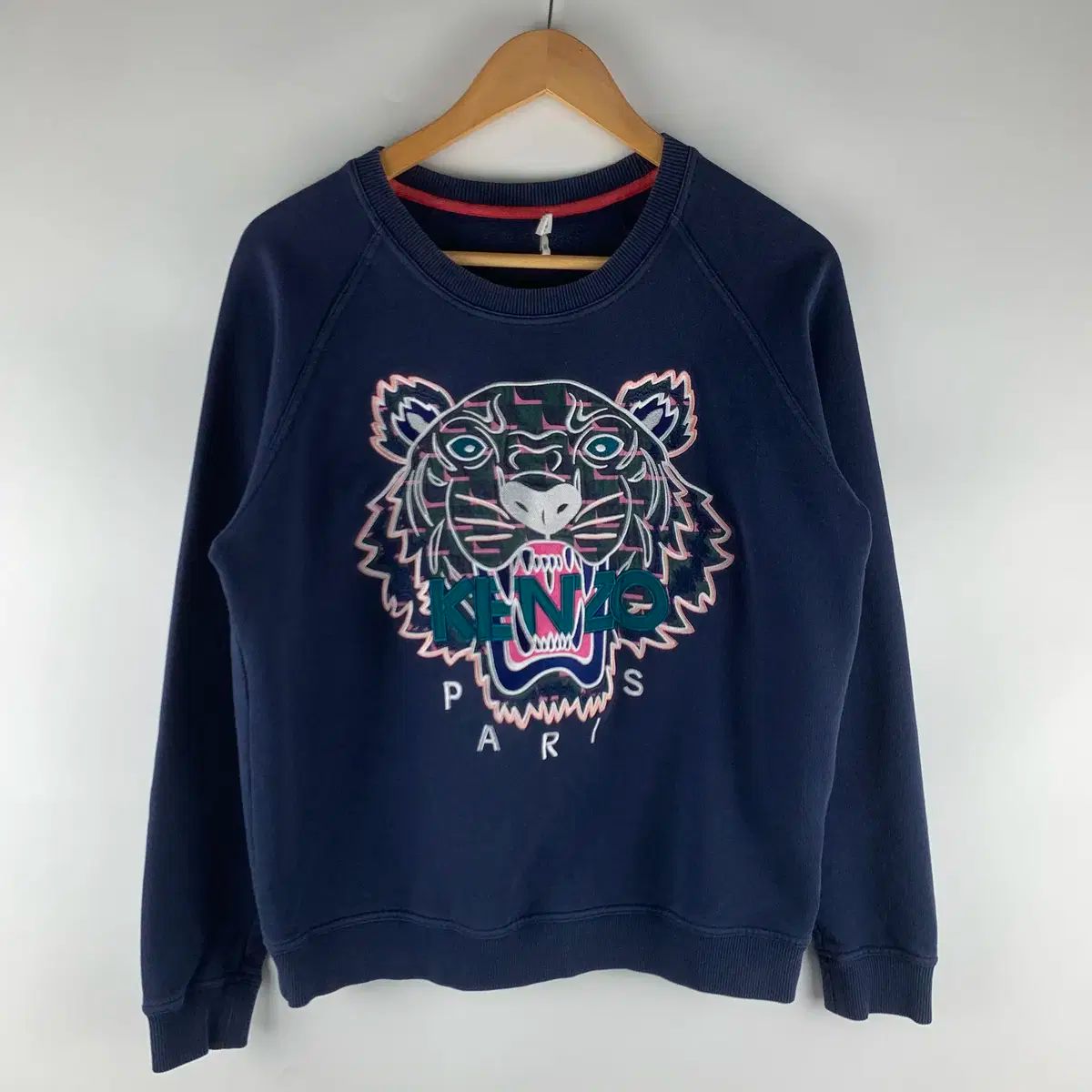 KENZO(ケンゾー) ネイビー タイガー トレーナー M 250425 - メルカリ KENZO(ケンゾー) ネイビー タイガー トレーナー M 250425 - メルカリ