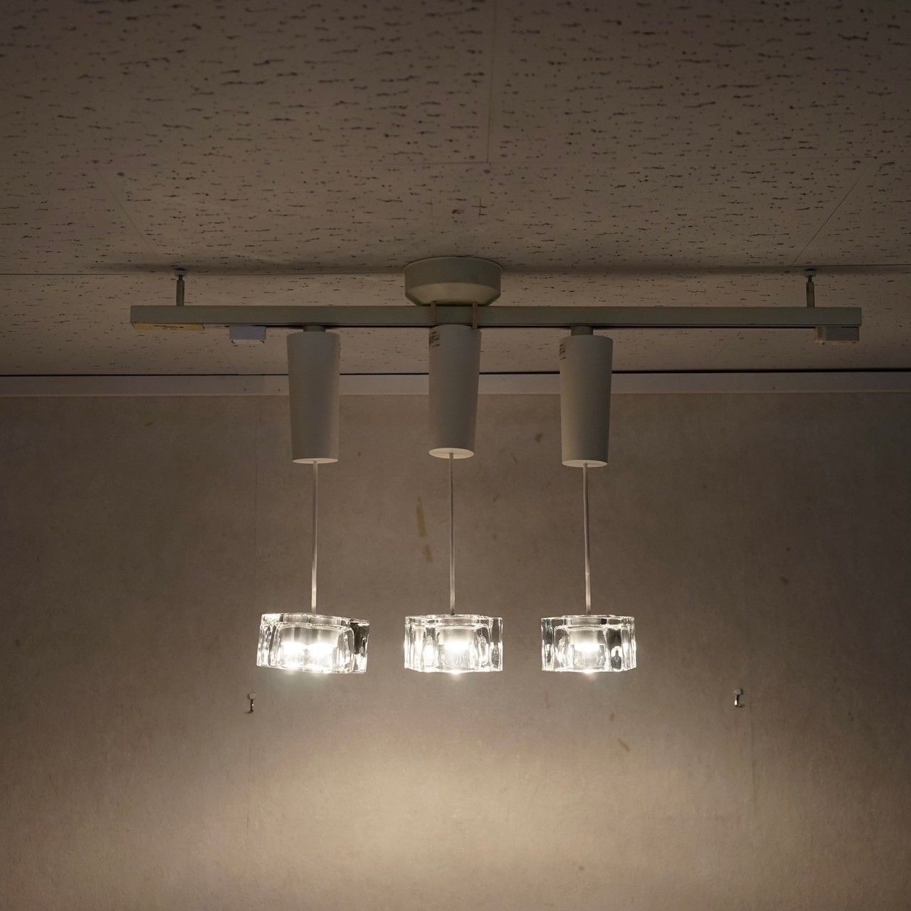 パナソニック Panasonic ペンダントライト 3灯 LGB11015LE1 ガラス クリア おしゃれ ダイニング 照明 モダン 北欧