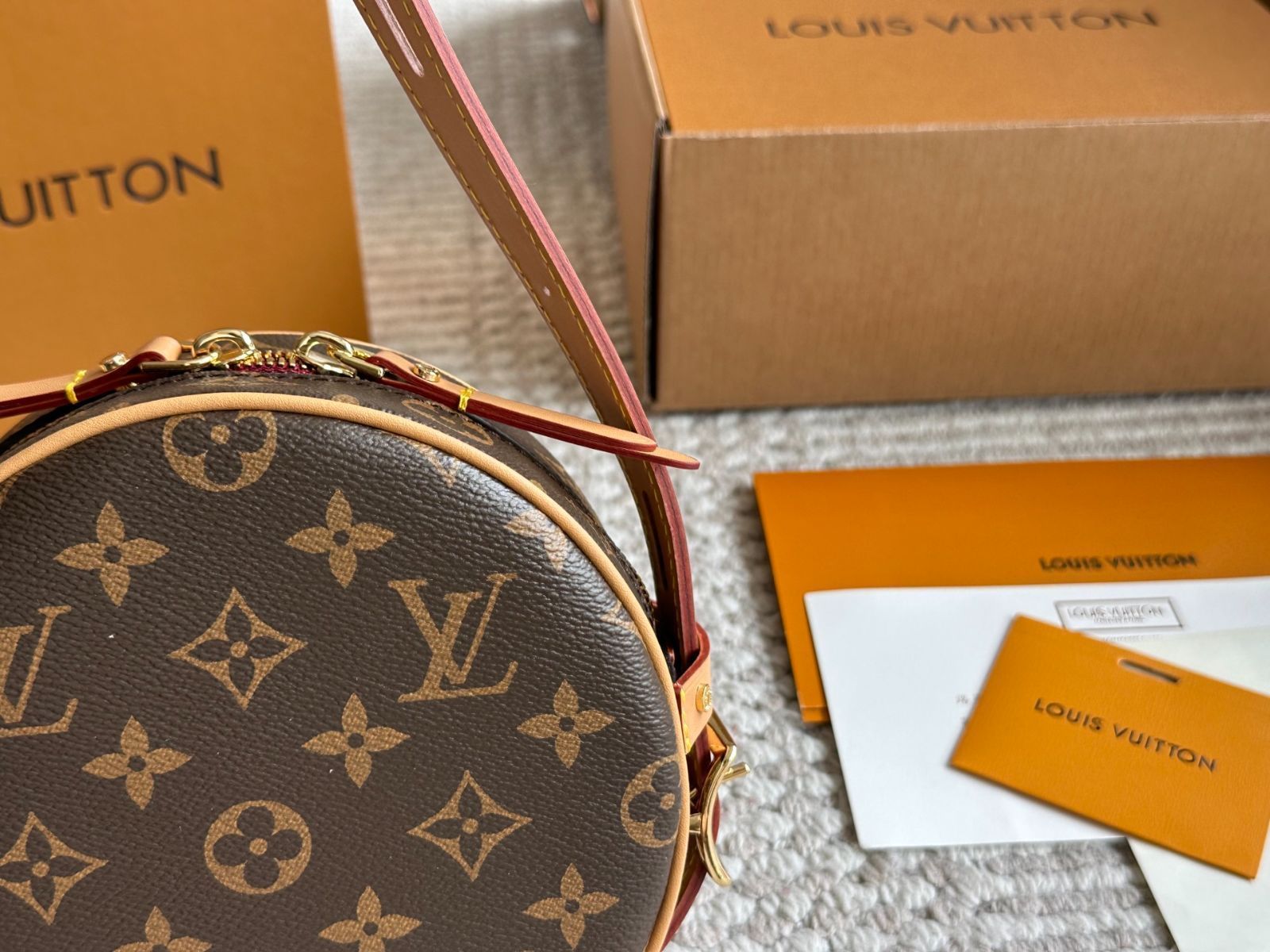 今日 LV Boite Chapeau Soft ラウンドバッグ サイズ 17×16cm