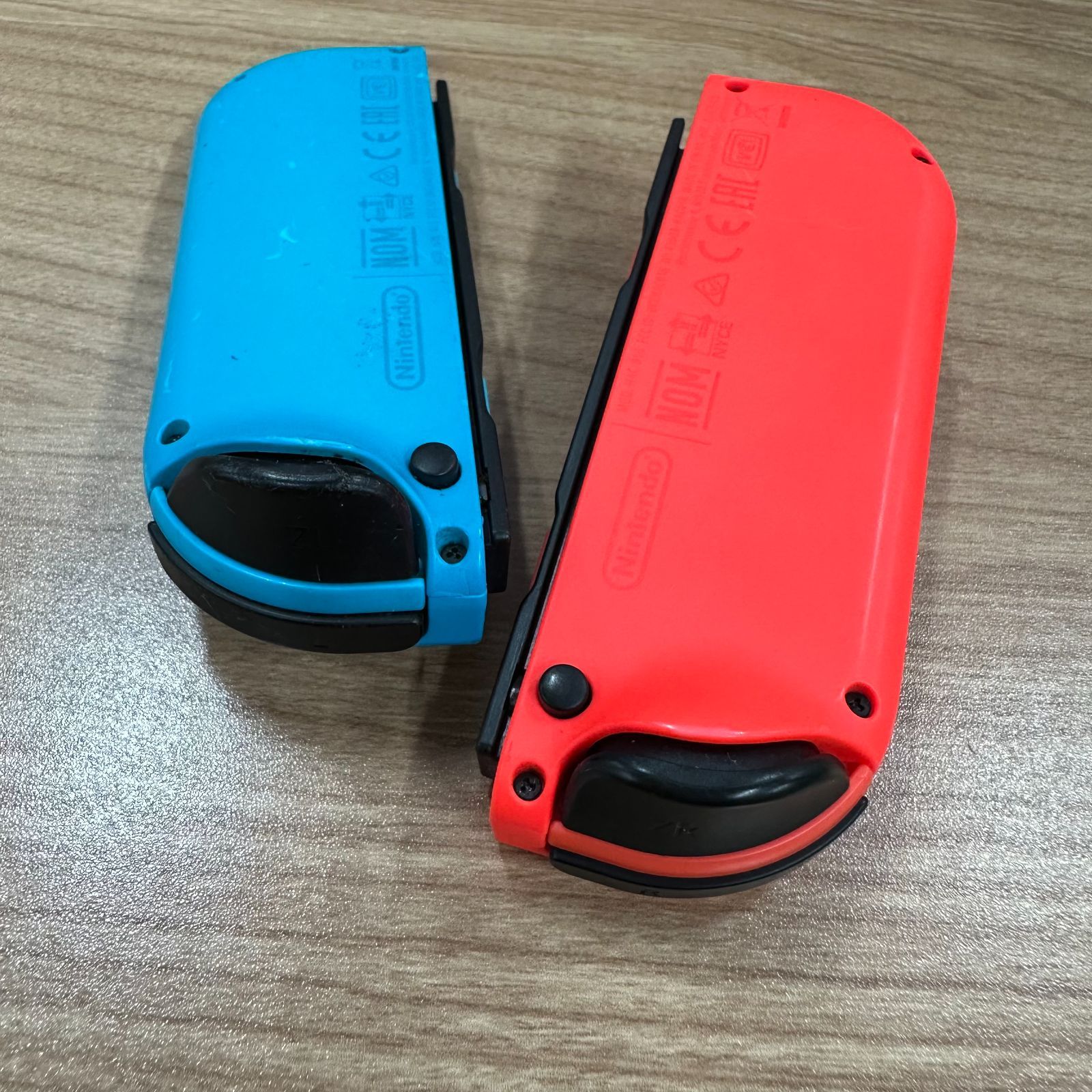 ジャンク品　Nintendo Switch ネオンレッド ジャンク品】Switch ジョイコン 右側のみ （ネオンレッド