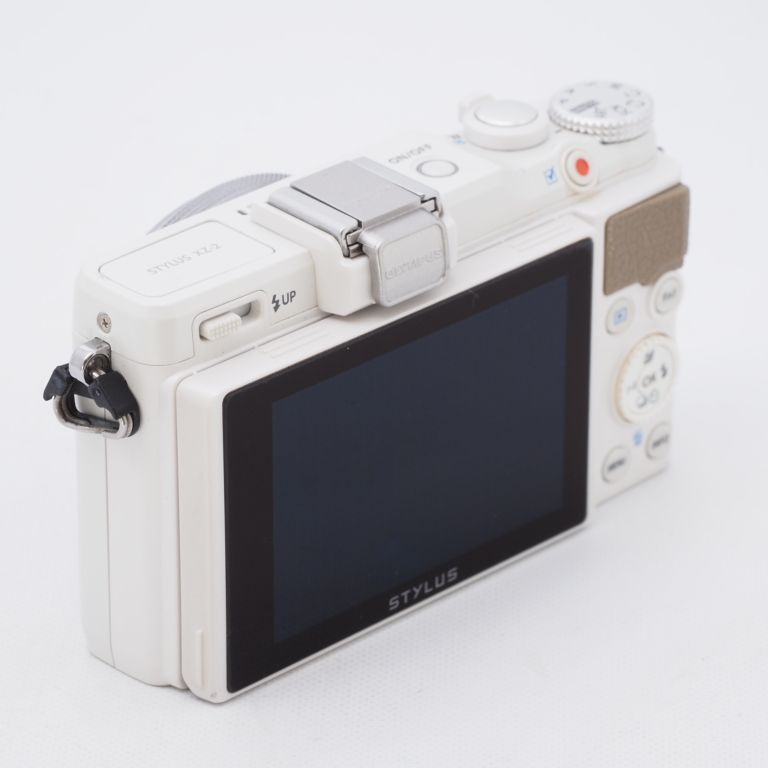 OLYMPUS オリンパス STYLUS XZ-2 ホワイト - メルカリ