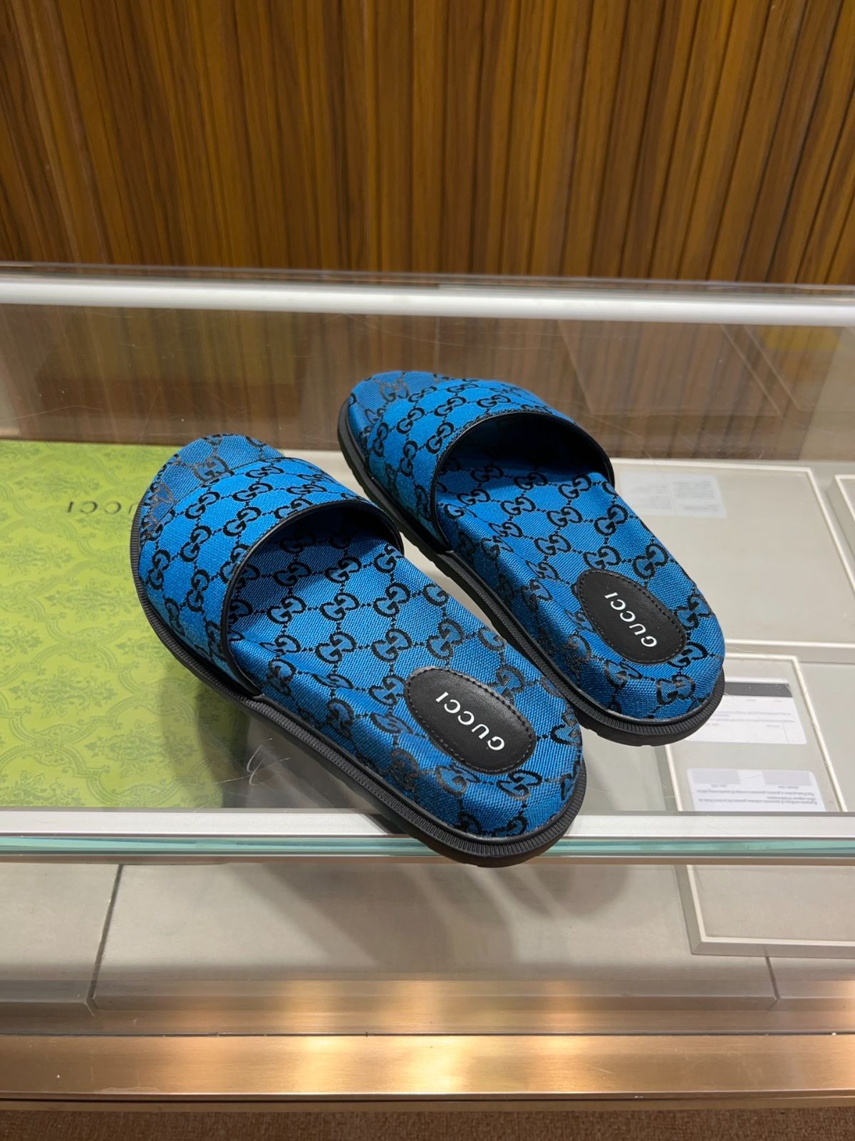 Gucci グッチ メンズ スリッパ01-2 - メルカリ
