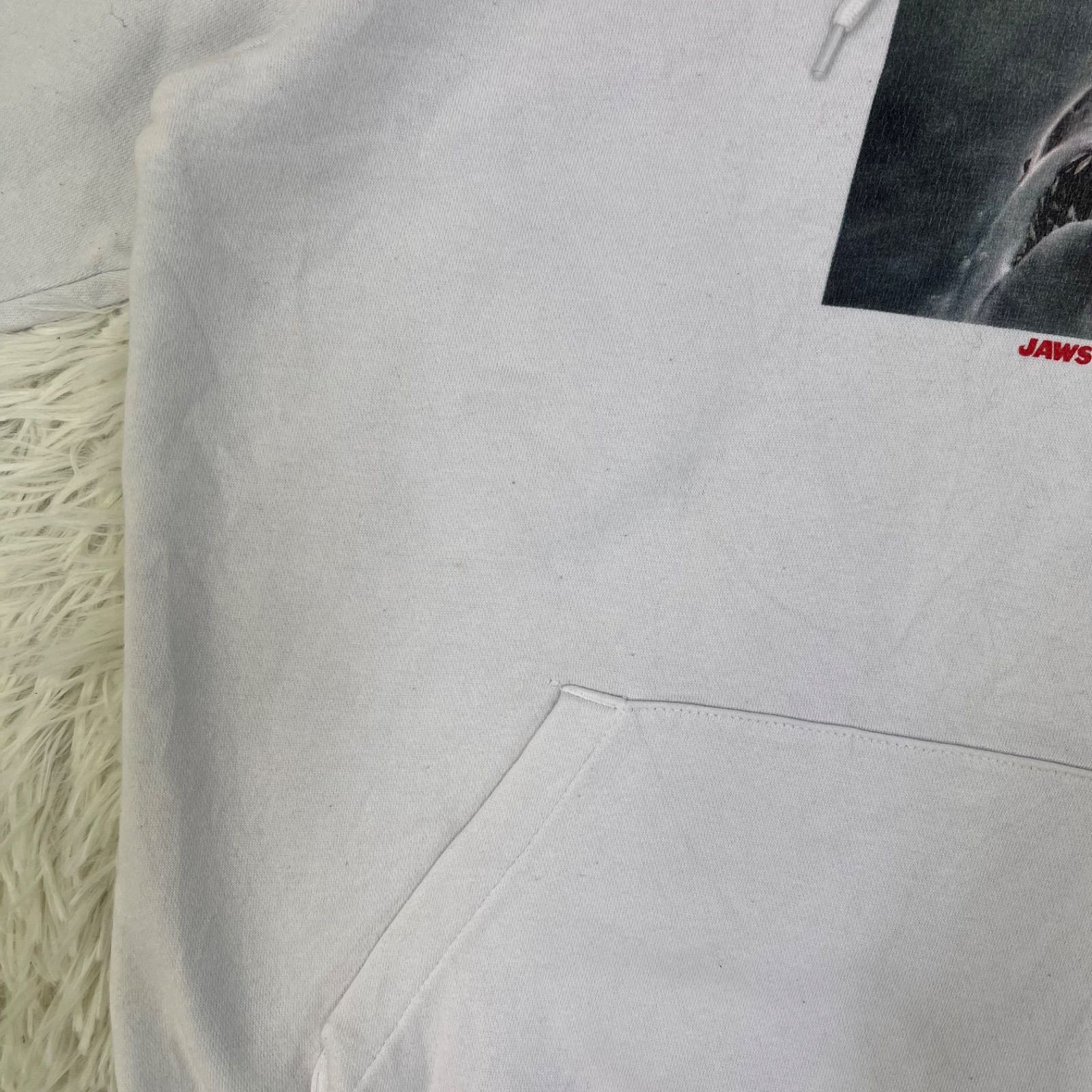 H-M×JAWS エイチアンドエム×ジョーズ プルオーバーパーカー フード JAWSイラスト ホワイト Sサイズ メンズ 男女兼用
