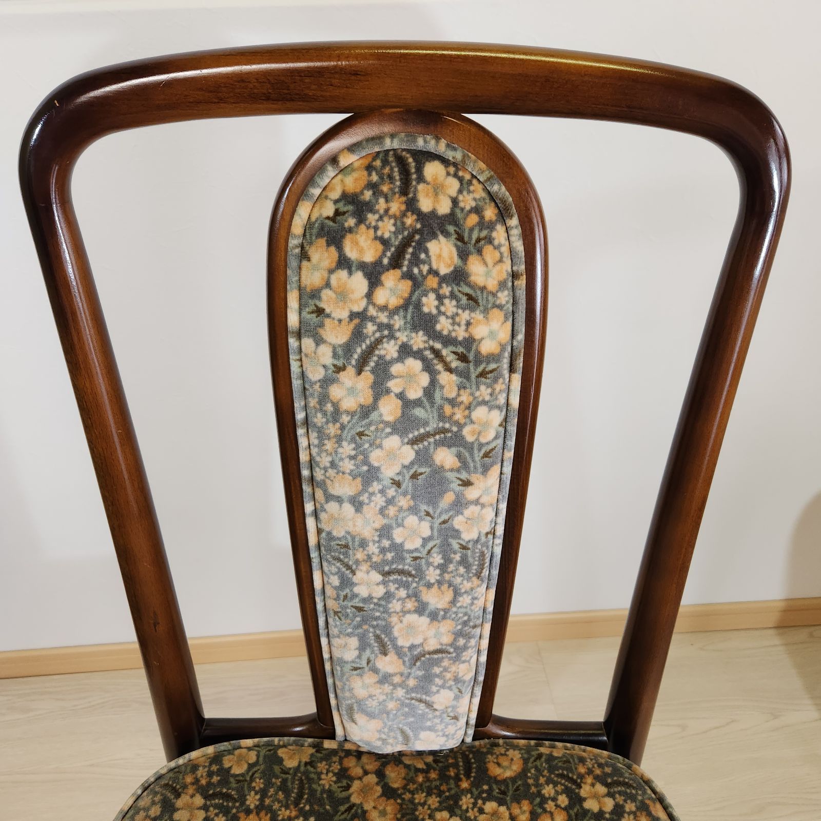 karimoku　ダイニングチェア　オールド　カリモク　コロニアル　花柄　ベロア ③ オールドカリモク コロニアル 花柄 ベロア アームチェア ダイニング