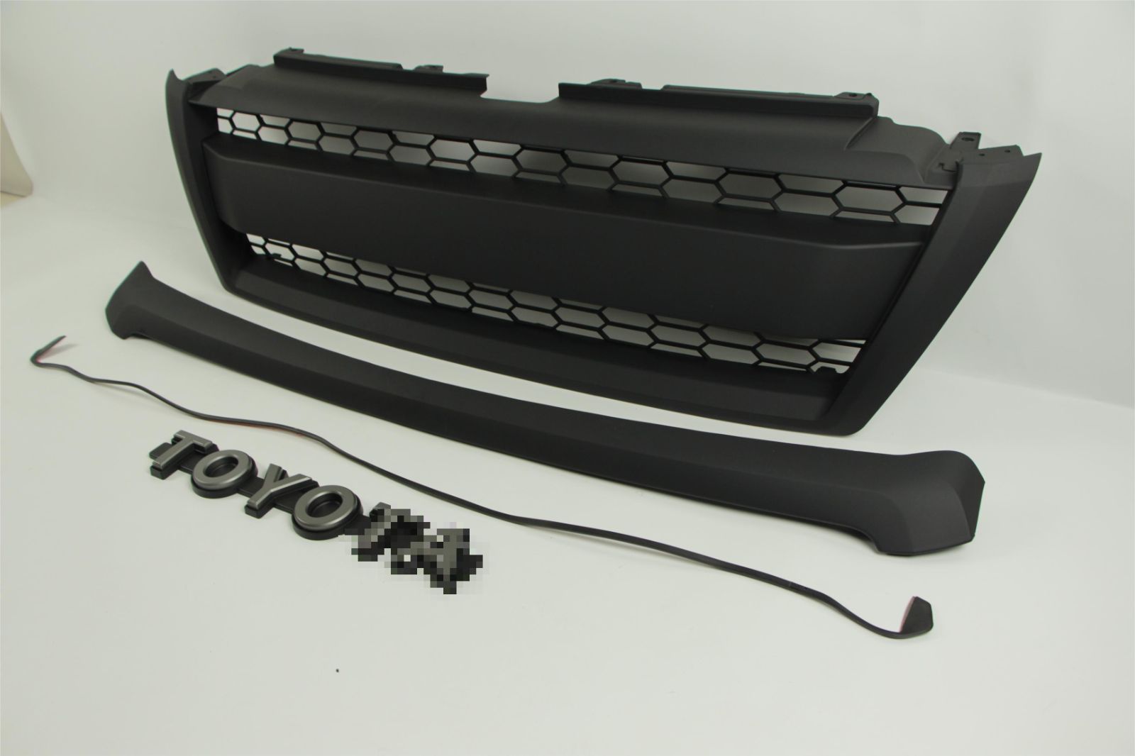 ブラック クロ様 トヨタ ランドクルーザー プラド 150系 中期 2014-2018 フロント