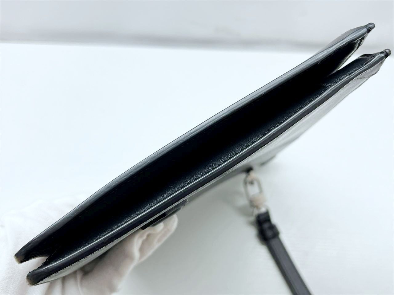 クラッチバッグ