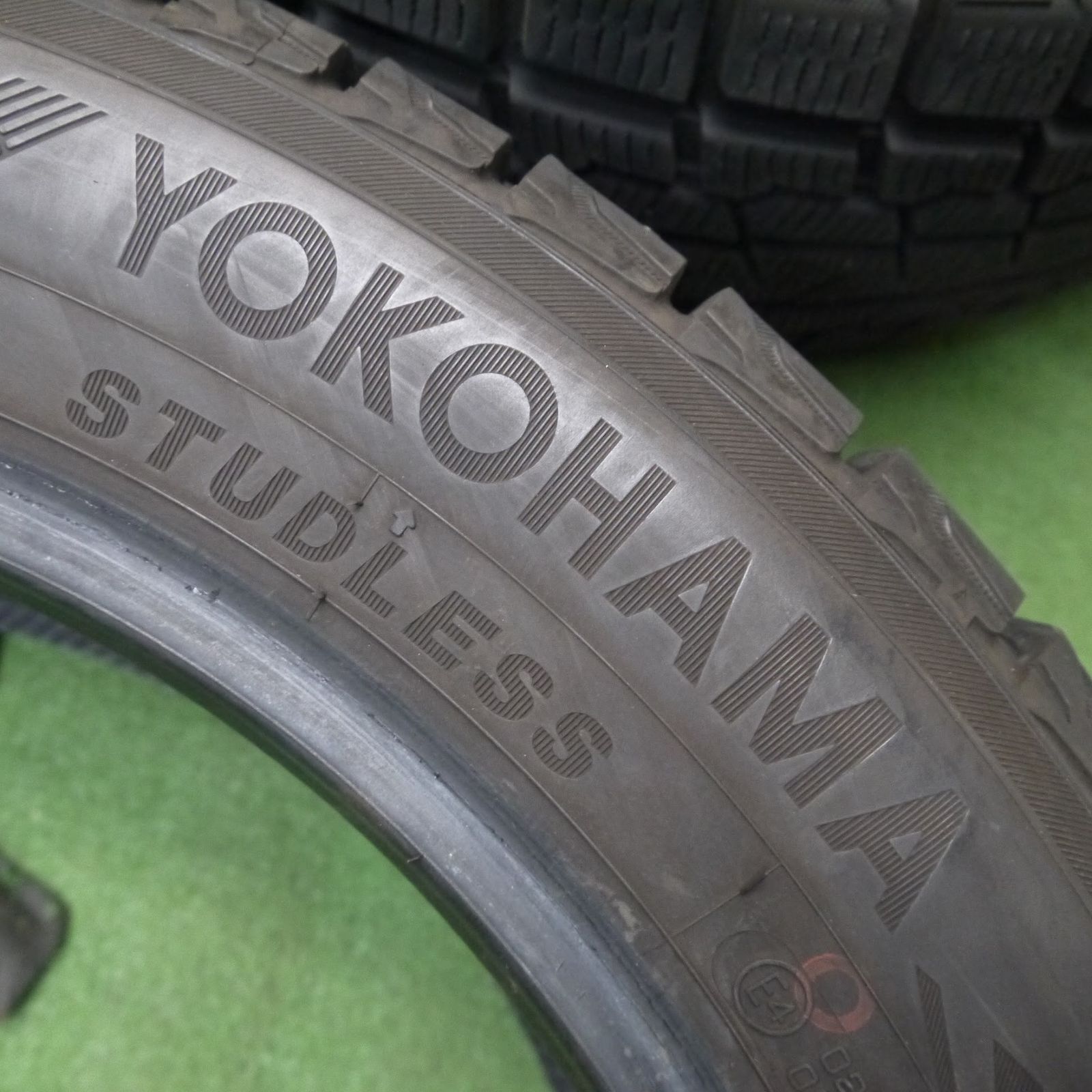 送料無料]バリ溝！19年！9.5分☆スタッドレス 235/55R19 ヨコハマ