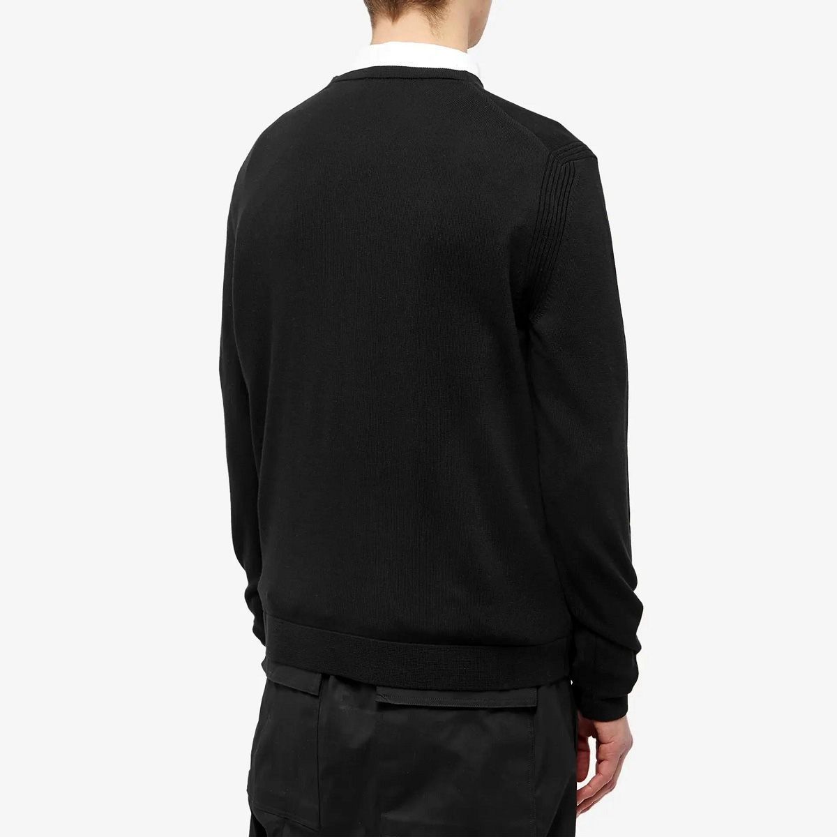 39 MONCLER モンクレール 9C00017 M1367 ブラック クルーネック ニット 