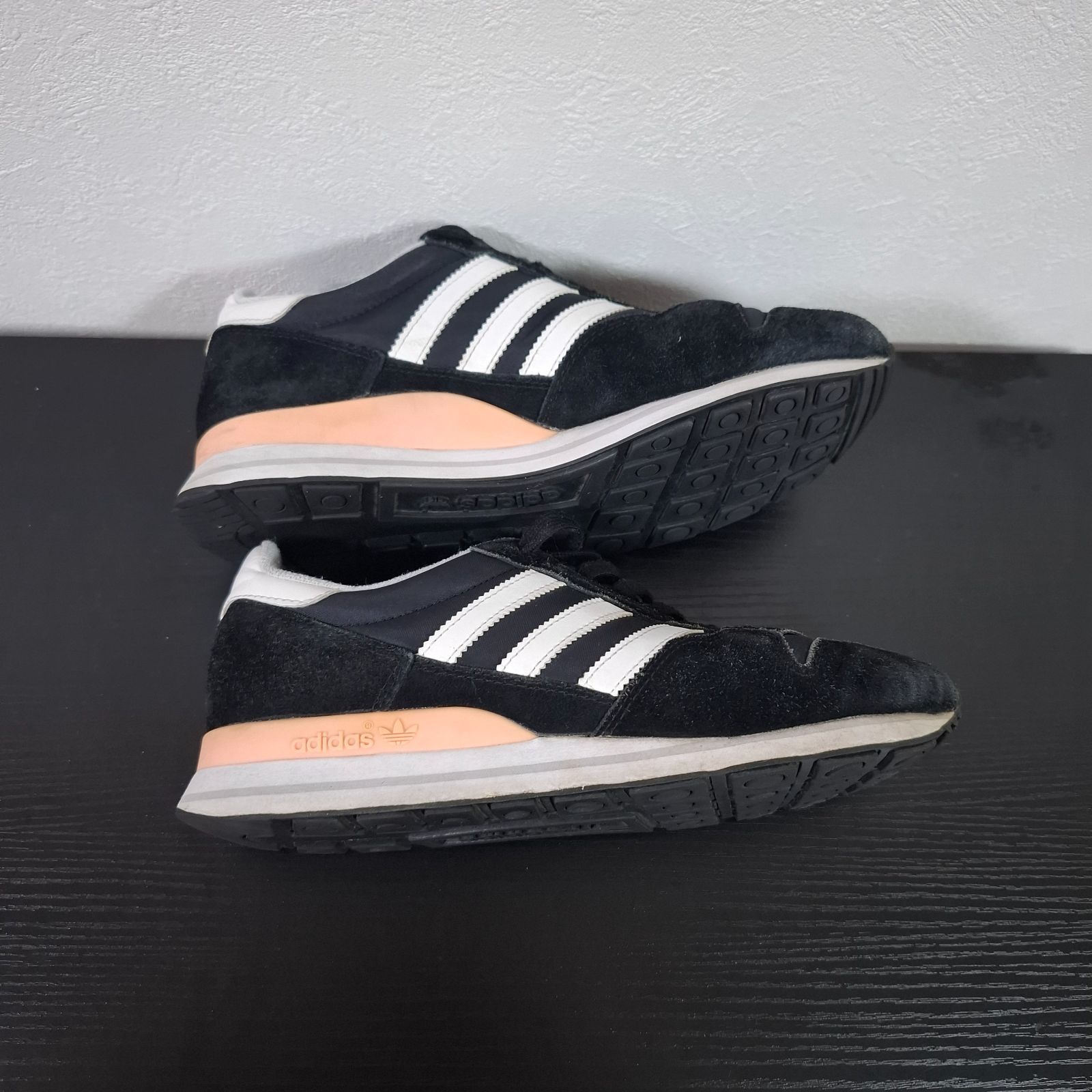 新品未使用 adidas アディダス スニーカー 27cm ランニング