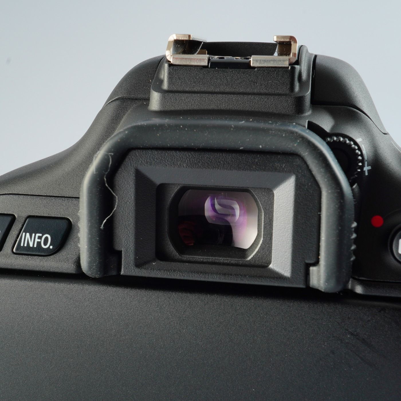 Canon キヤノン EOS Kiss X5 ( Rebel T3i ) + EF-S 18-55mm F/3.5-5.6