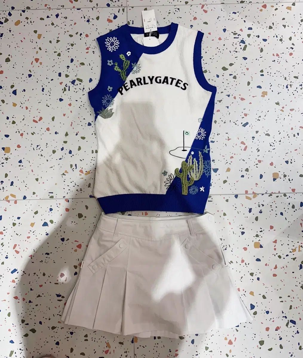 パーリーゲイツ 넘 かわいい 白 ベスト 텍있는