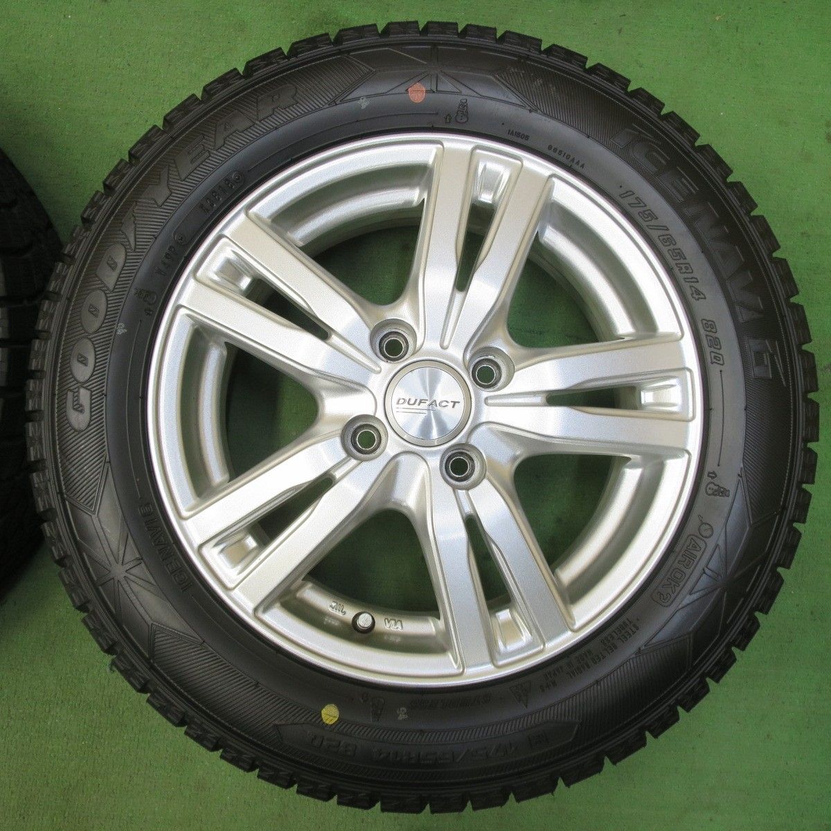 スタッドレスアイスナビ175/65/14 4H PCD100 アルミ付 スタッドレスアイスナビ175/65/14 4H PCD100 アルミ付 スタッドレス