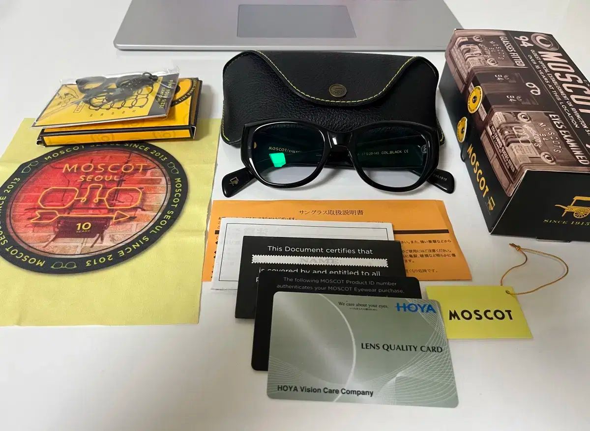 ☀ MOSCOT