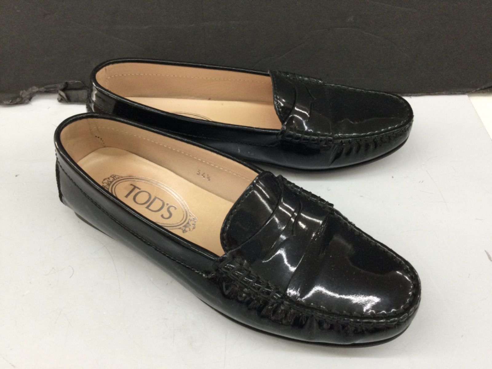 TOD’S トッズ ローファードライビングシューズ エナメル 黒34ゴンミーニ トッズ TOD'S ローファー オックスフォード ケイト ゴンミーニ