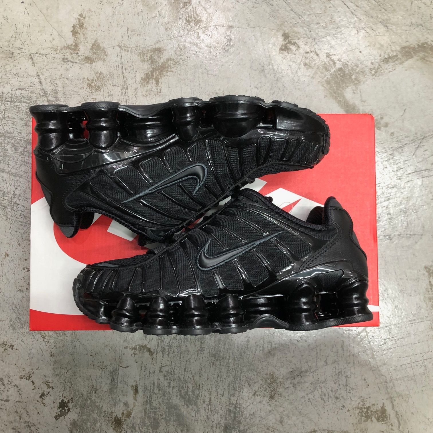 新品 国内正規 Nike WMNS Shox TL Black and Max Orange AR3566