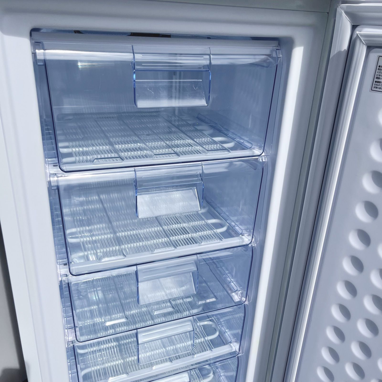 アイリスオーヤマ175L 7段引出し付きシンプルホワイト冷凍庫