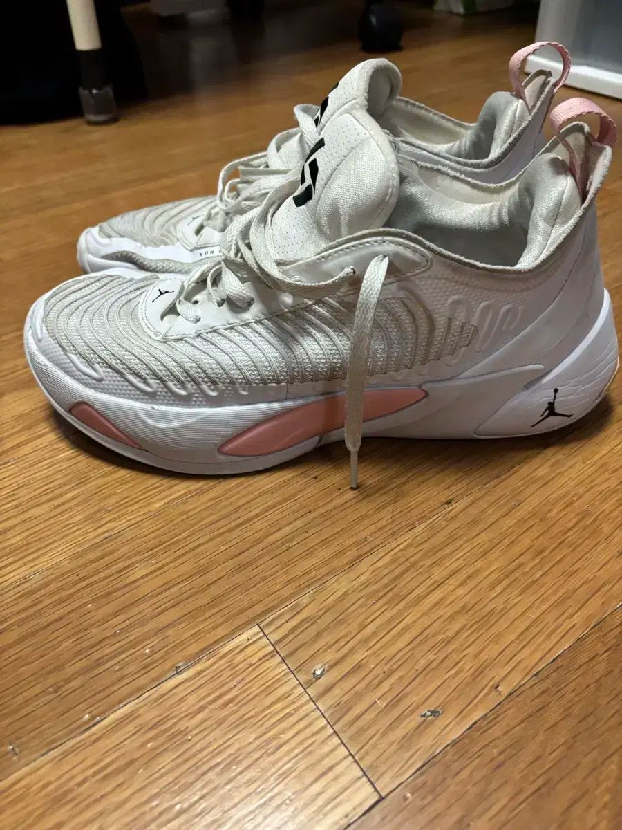 白 ブリーチドコーラル