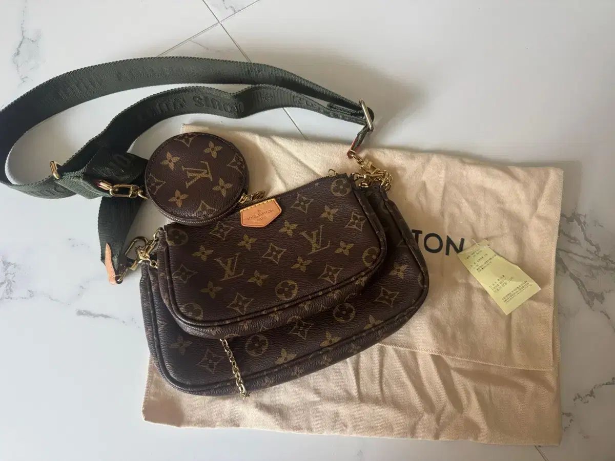 【出会えた一点物】Louis Vuitton マルチポシェットアクセスア ミュルティ・ポシェット・アクセソワール モノグラム｜ルイ