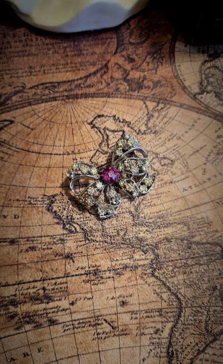 イギリス ヴィンテージ ピンク リボン ブローチ