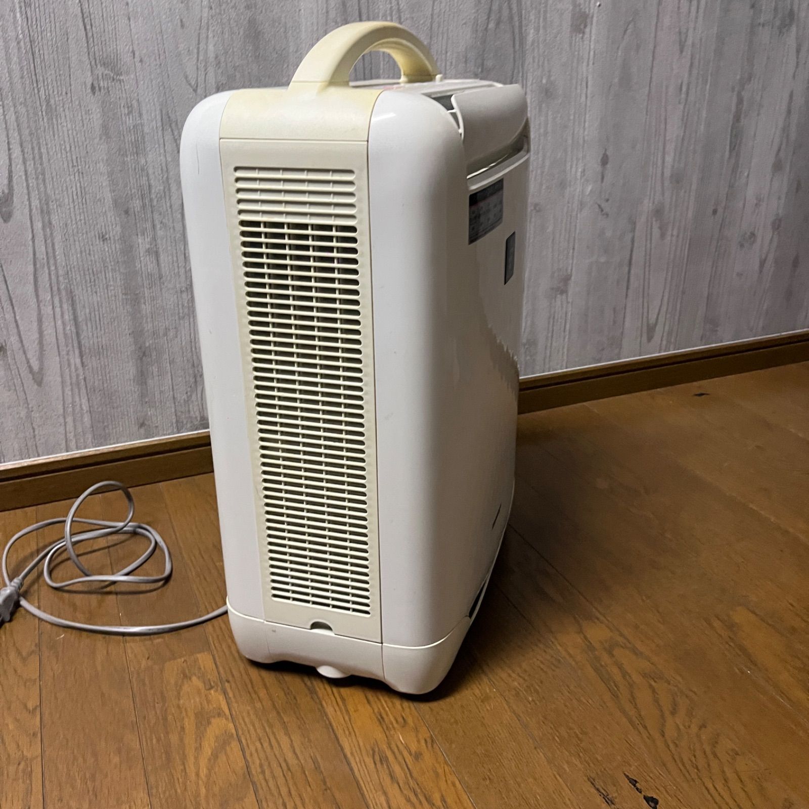 シャープ プラズマクラスタ 除湿衣類乾燥器 コンプレッサー式 CV-B100 ★ SHARP シャープ プラズマクラスタ 除湿衣類乾燥器 コンプレッサー式 CV