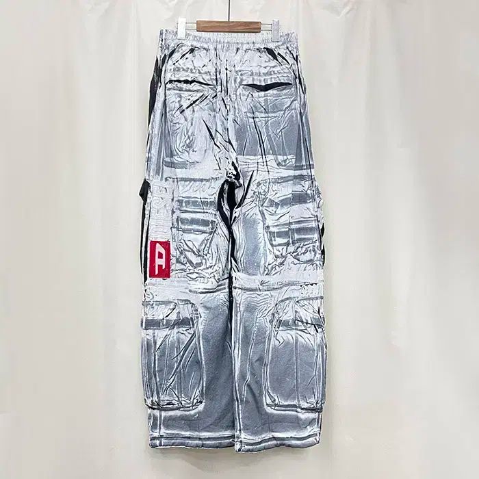 パンツ diesel P-GARCIA CHALKY CARGO PANTS Men's Chalky cargo pants with logo patches | Multicolor | Diesel