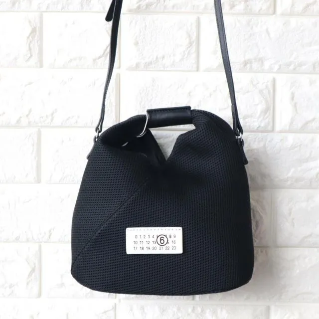 MM6 ジャパニーズ　メッシュクロスボディバッグ　新品未使用　ブラック MM6 MAISON MARGIELA メゾンマルジェラ バッグ ショルダー